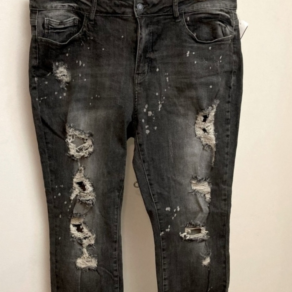 Judy Blue Boyfriend Fit Distressed Jeans